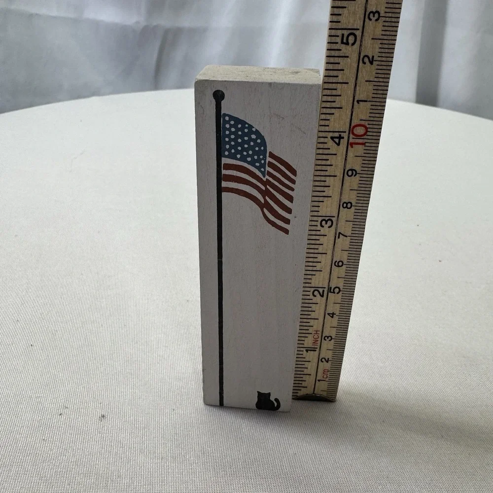 Vtg The Cats Meow America Flag Pole Village Accessories Shelf Sitter Figurine‎
